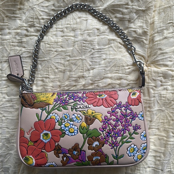 💯 % Authentic Coach Floral Leather Pouch - Picture 3 of 17